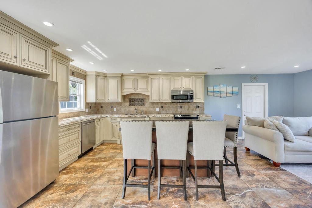 Single Family Saddle  Nassau County, NY 11756, MLS-860798-6