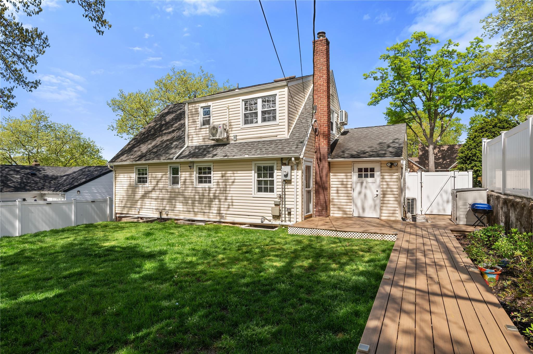 Single Family Paine  Nassau County, NY 11735, MLS-860812-24