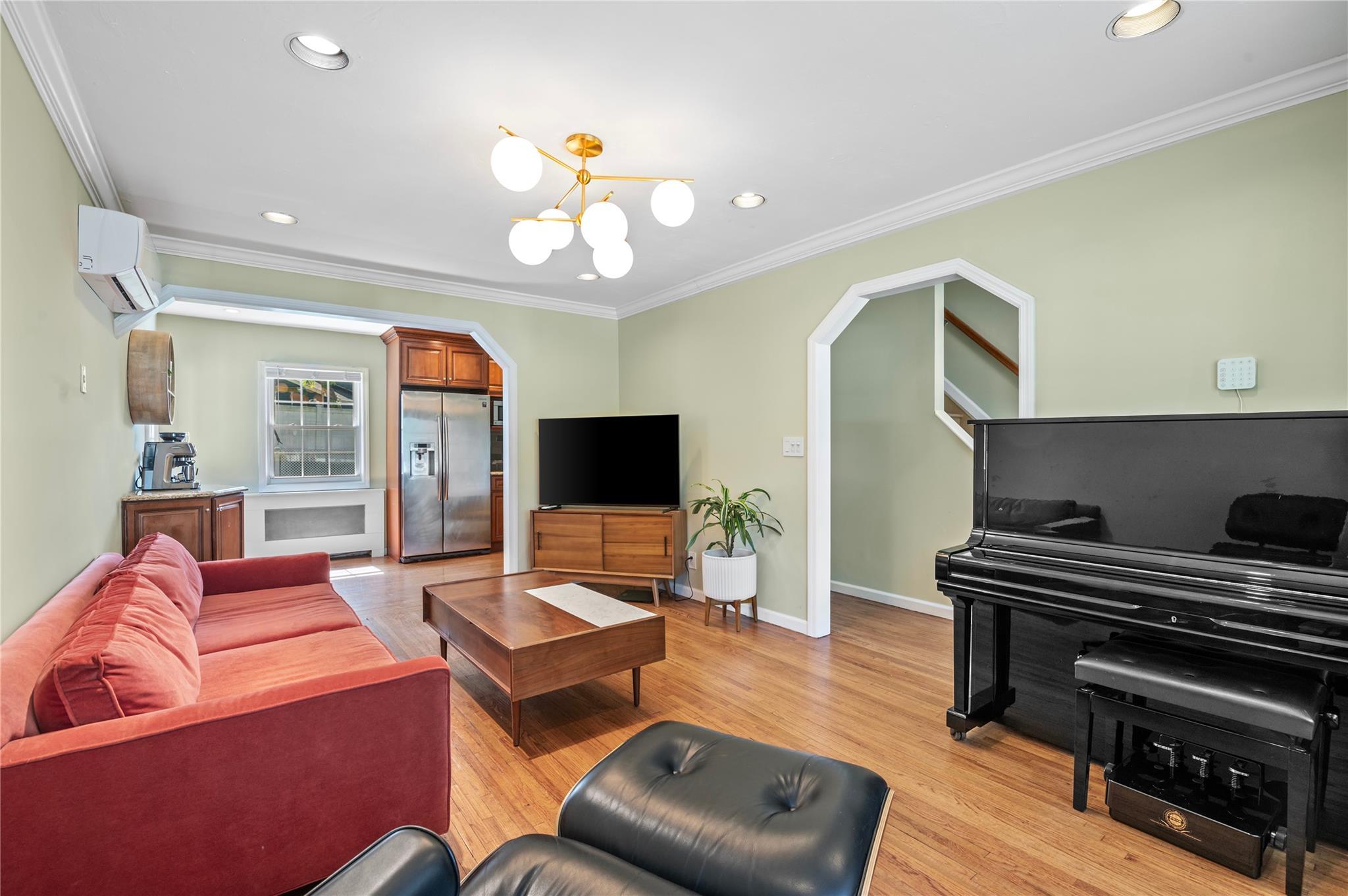 Single Family Paine  Nassau County, NY 11735, MLS-860812-6