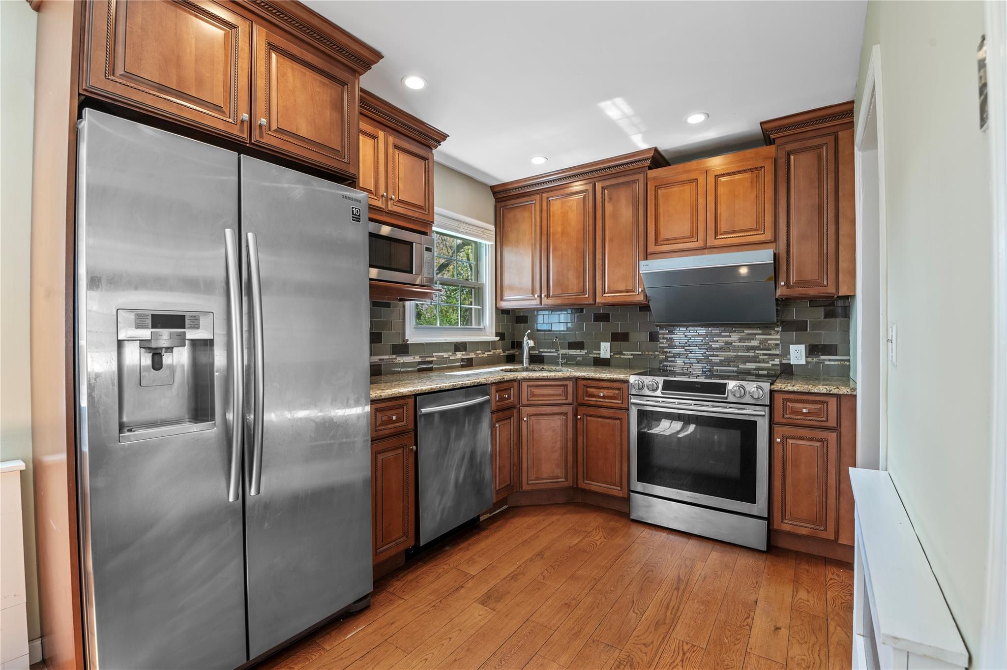 Single Family Paine  Nassau County, NY 11735, MLS-860812-8