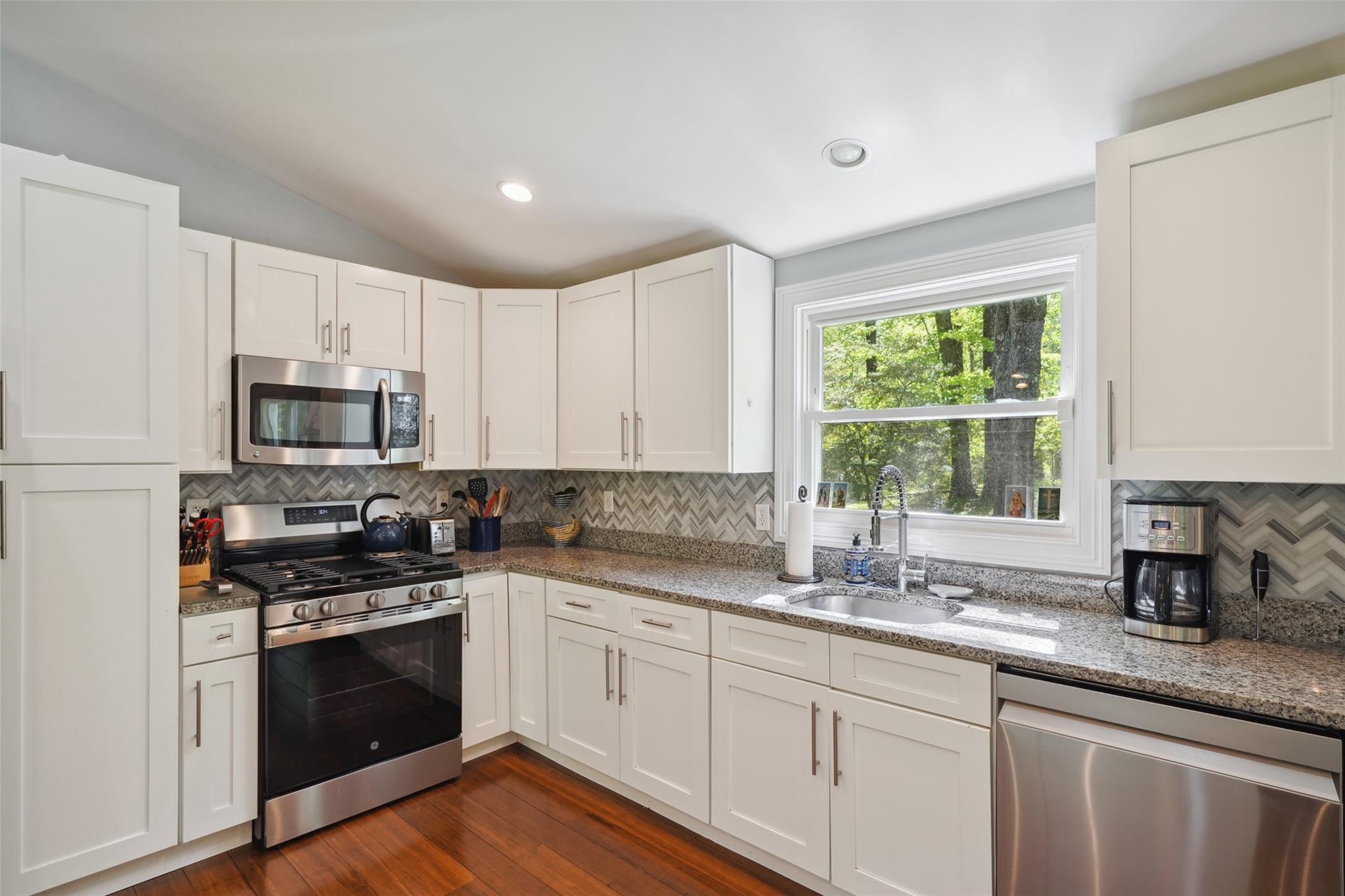 Single Family Kingswood  Westchester County, NY 10590, MLS-860821-11