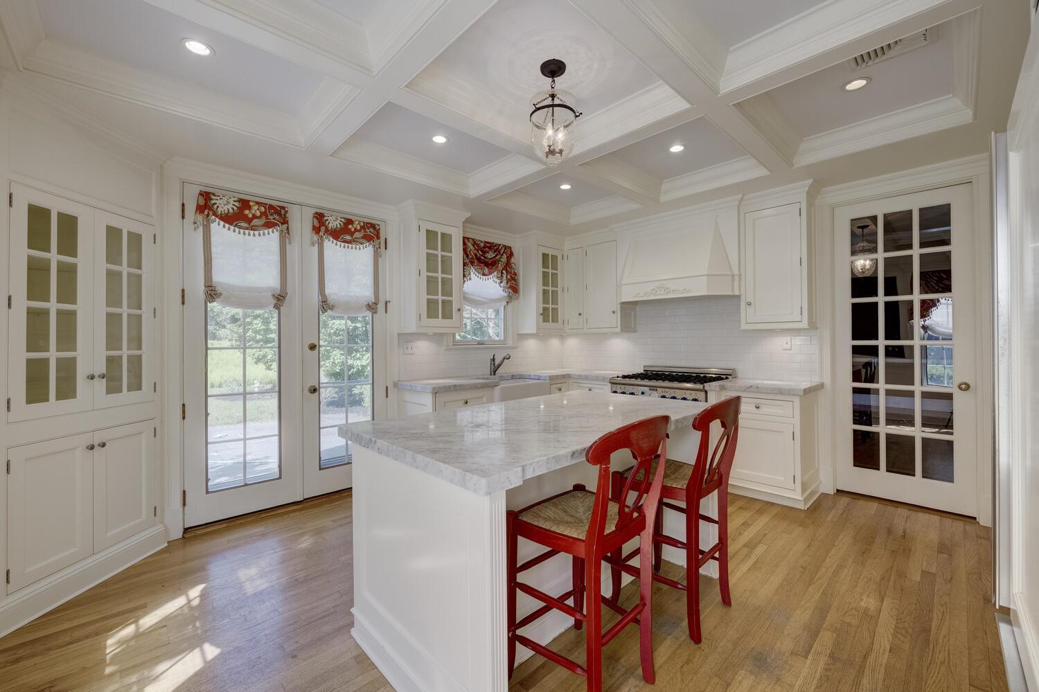 Single Family Cove  Nassau County, NY 11771, MLS-860829-18