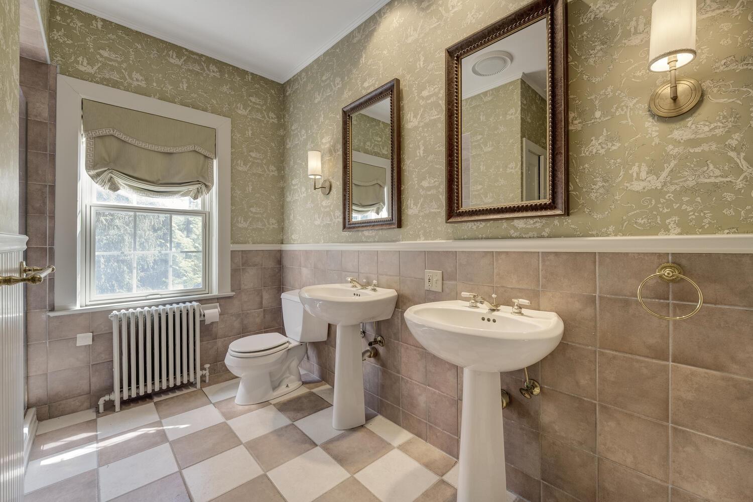 Single Family Cove  Nassau County, NY 11771, MLS-860829-27
