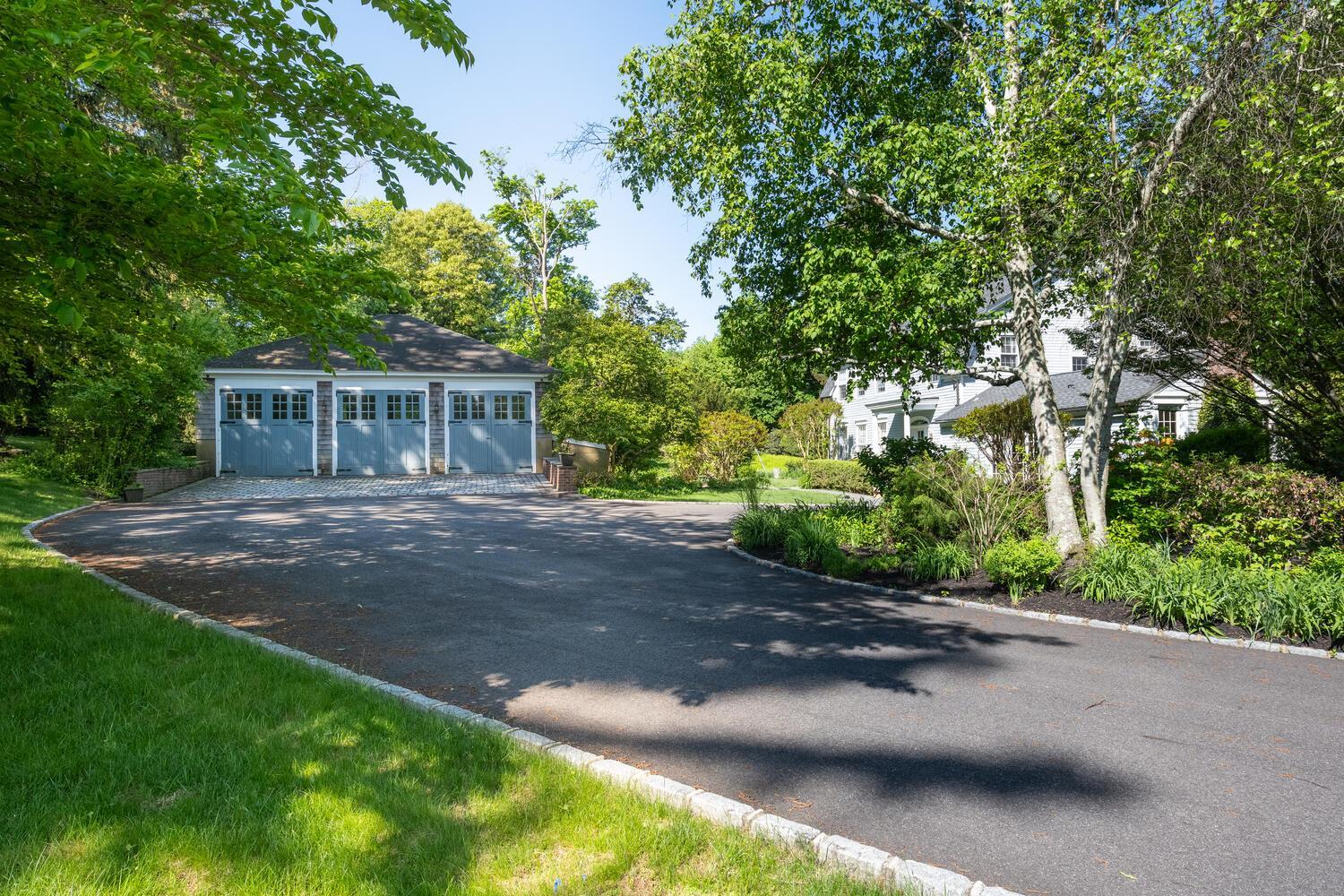 Single Family Cove  Nassau County, NY 11771, MLS-860829-28