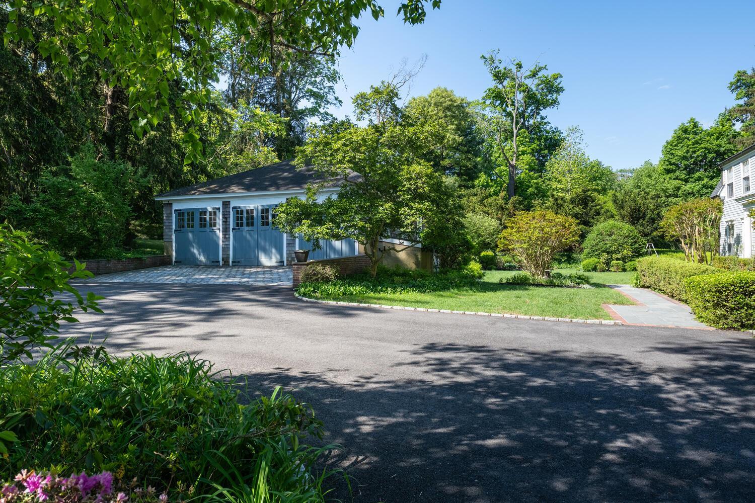 Single Family Cove  Nassau County, NY 11771, MLS-860829-32