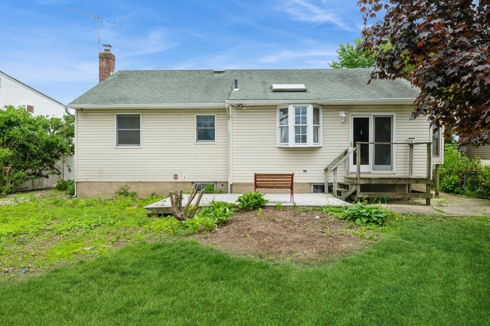 Single Family Kell  Nassau County, NY 11783, MLS-860834-17