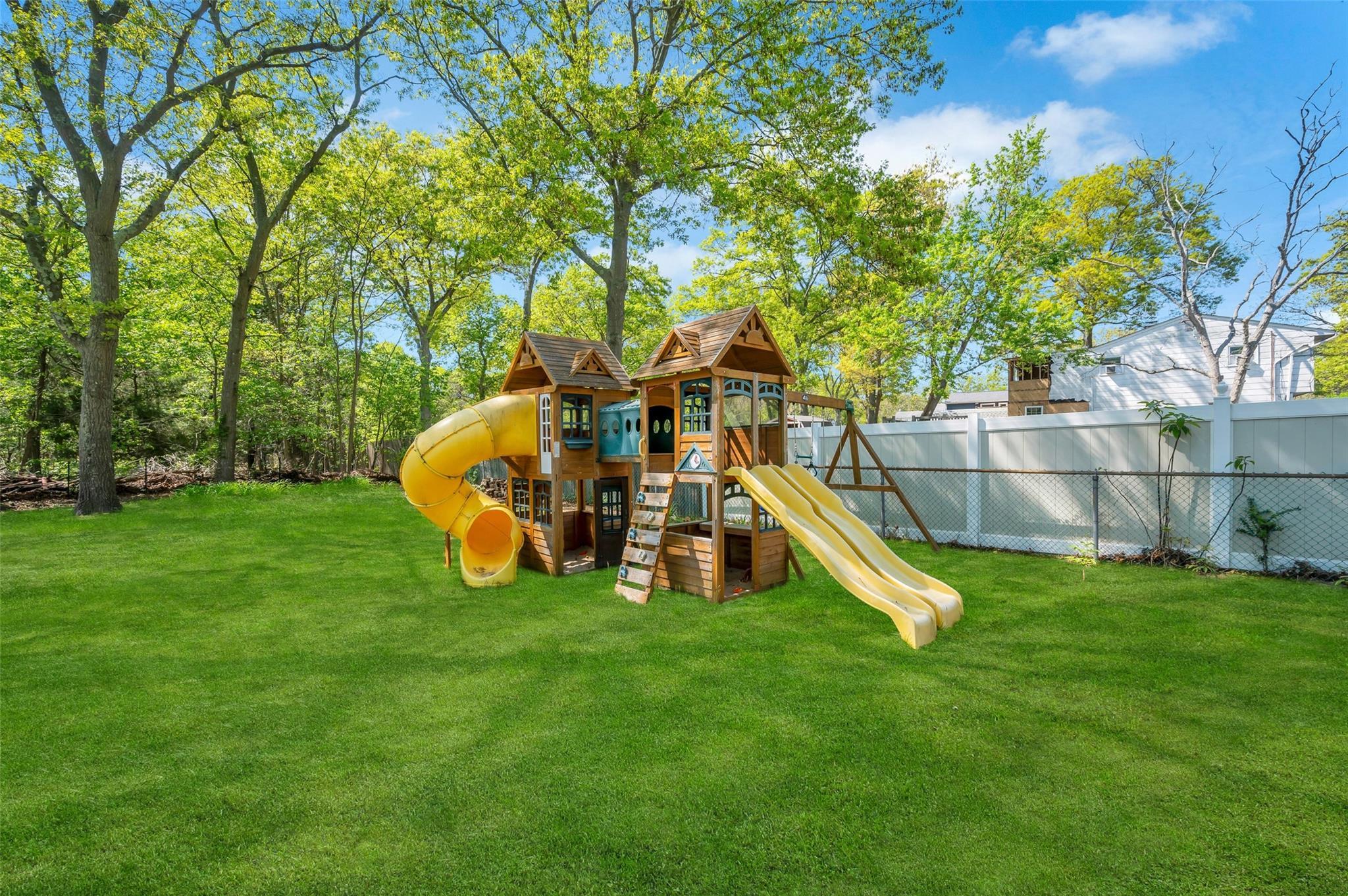Single Family Terry  Suffolk County, NY 11779, MLS-860837-36