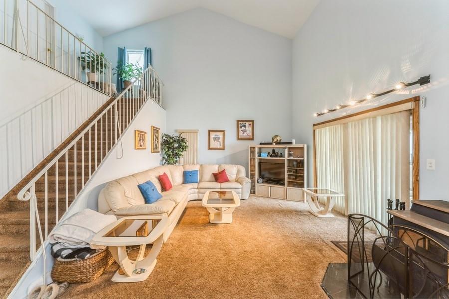 Single Family Bayview  Nassau County, NY 11096, MLS-860838-2