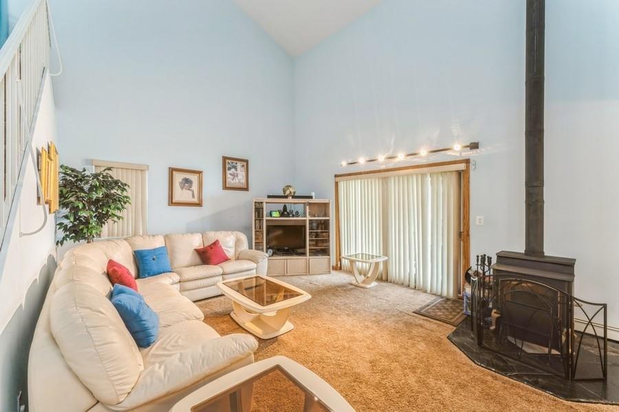 Single Family Bayview  Nassau County, NY 11096, MLS-860838-3