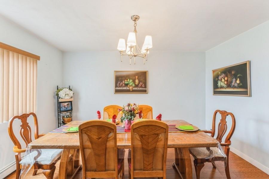 Single Family Bayview  Nassau County, NY 11096, MLS-860838-5