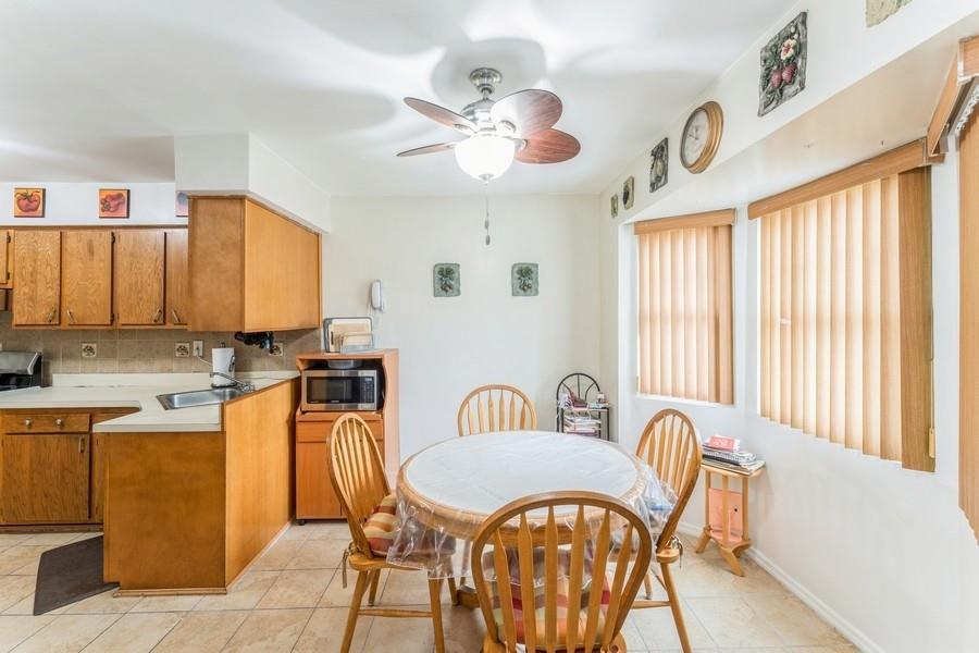 Single Family Bayview  Nassau County, NY 11096, MLS-860838-9