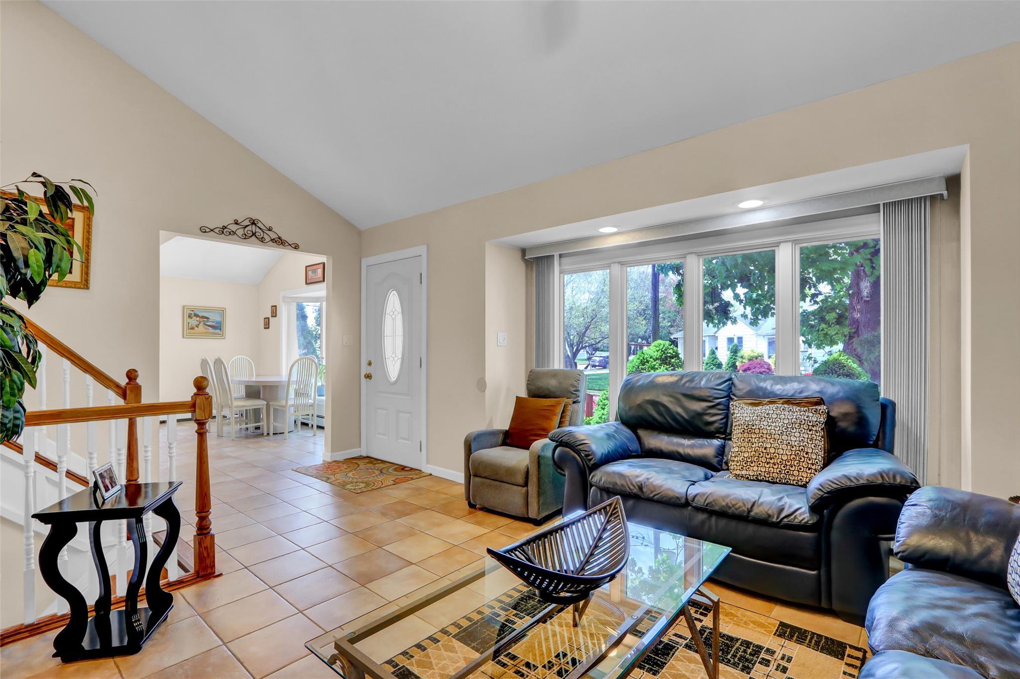 Single Family Santapogue  Suffolk County, NY 11757, MLS-860882-5