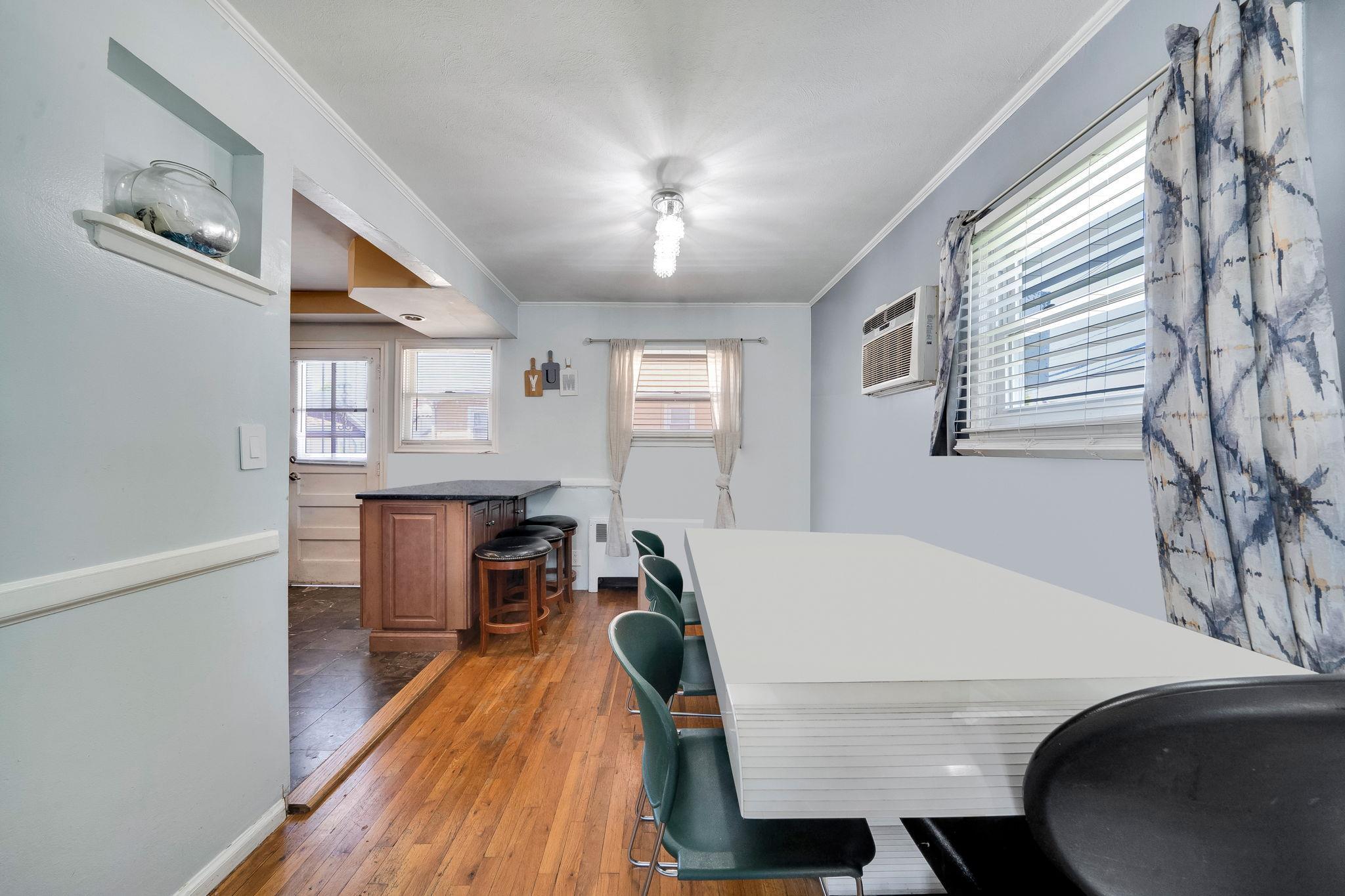 Single Family Grand  Nassau County, NY 11520, MLS-860885-12
