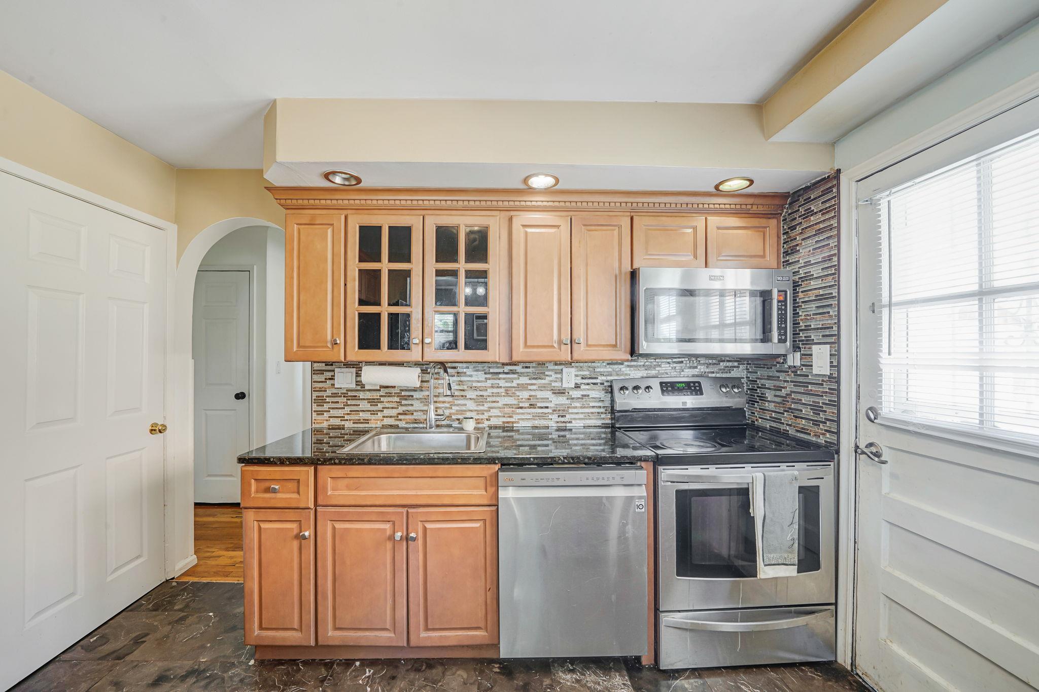 Single Family Grand  Nassau County, NY 11520, MLS-860885-14