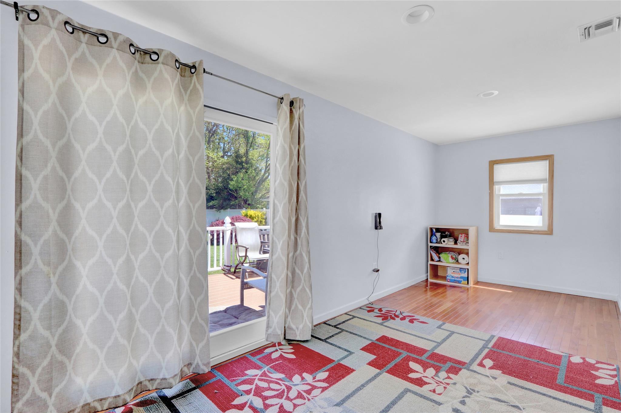 Single Family Grand  Suffolk County, NY 11757, MLS-860909-13