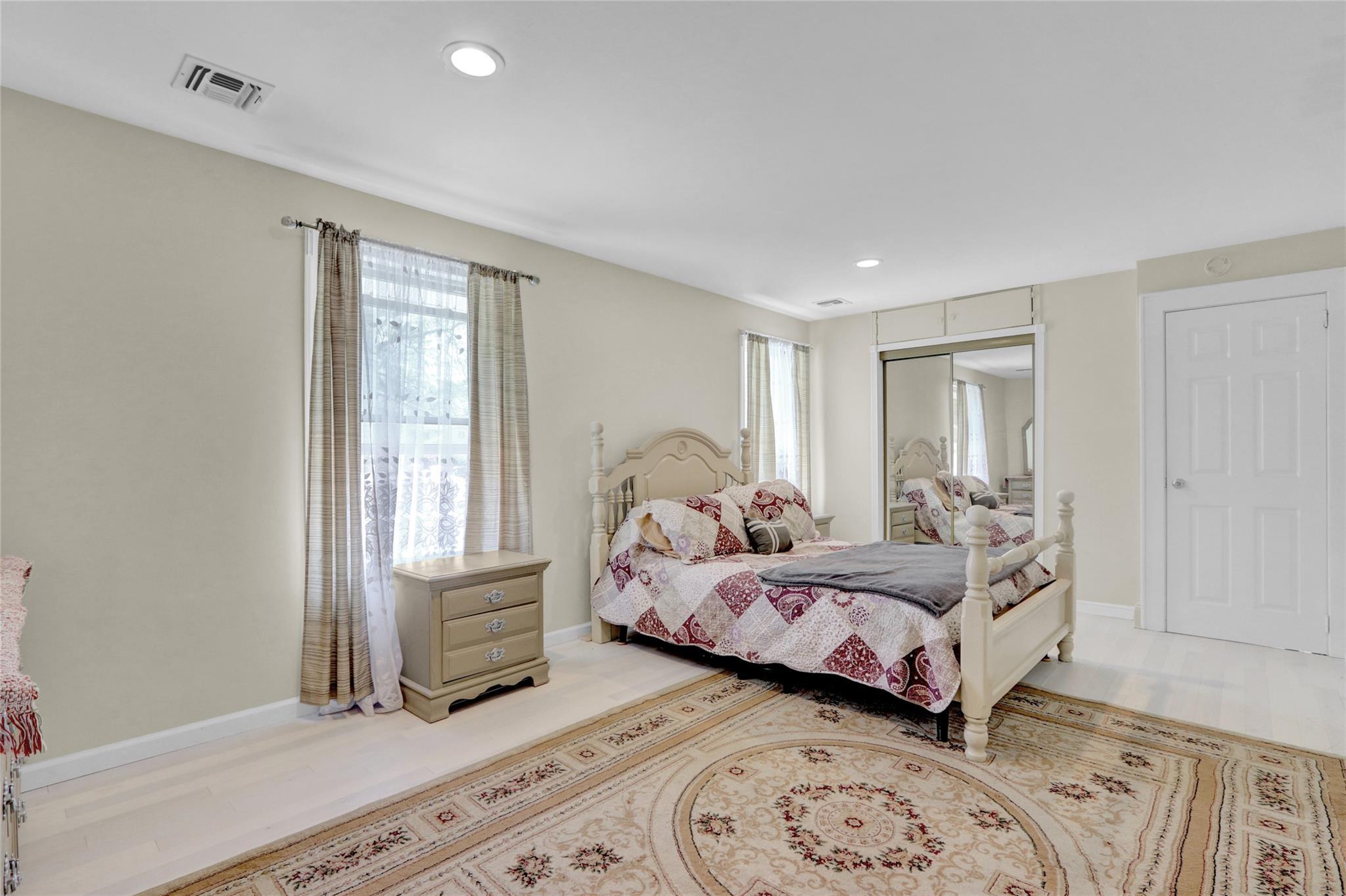 Single Family Grand  Suffolk County, NY 11757, MLS-860909-17
