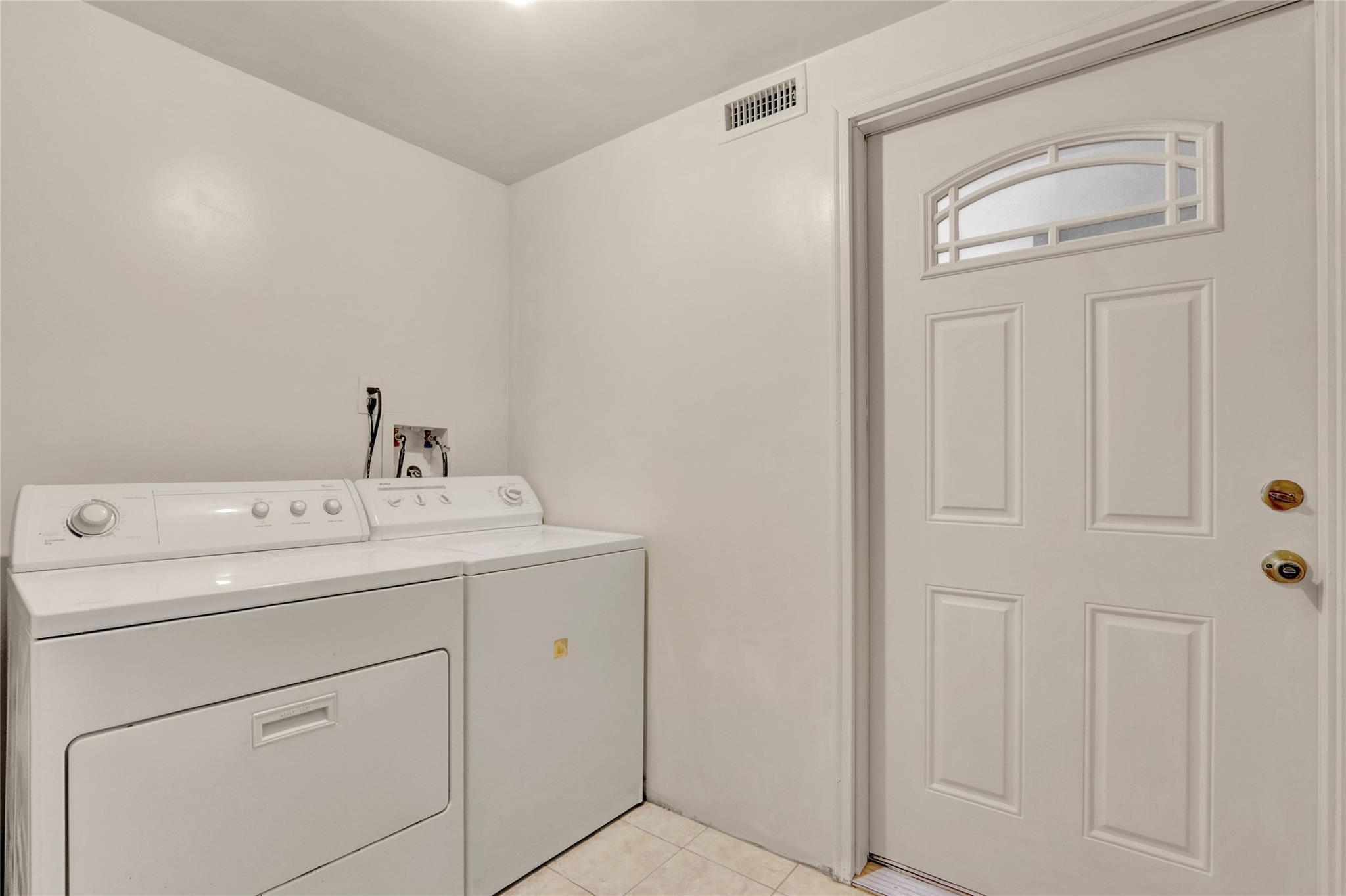 Single Family Grand  Suffolk County, NY 11757, MLS-860909-19