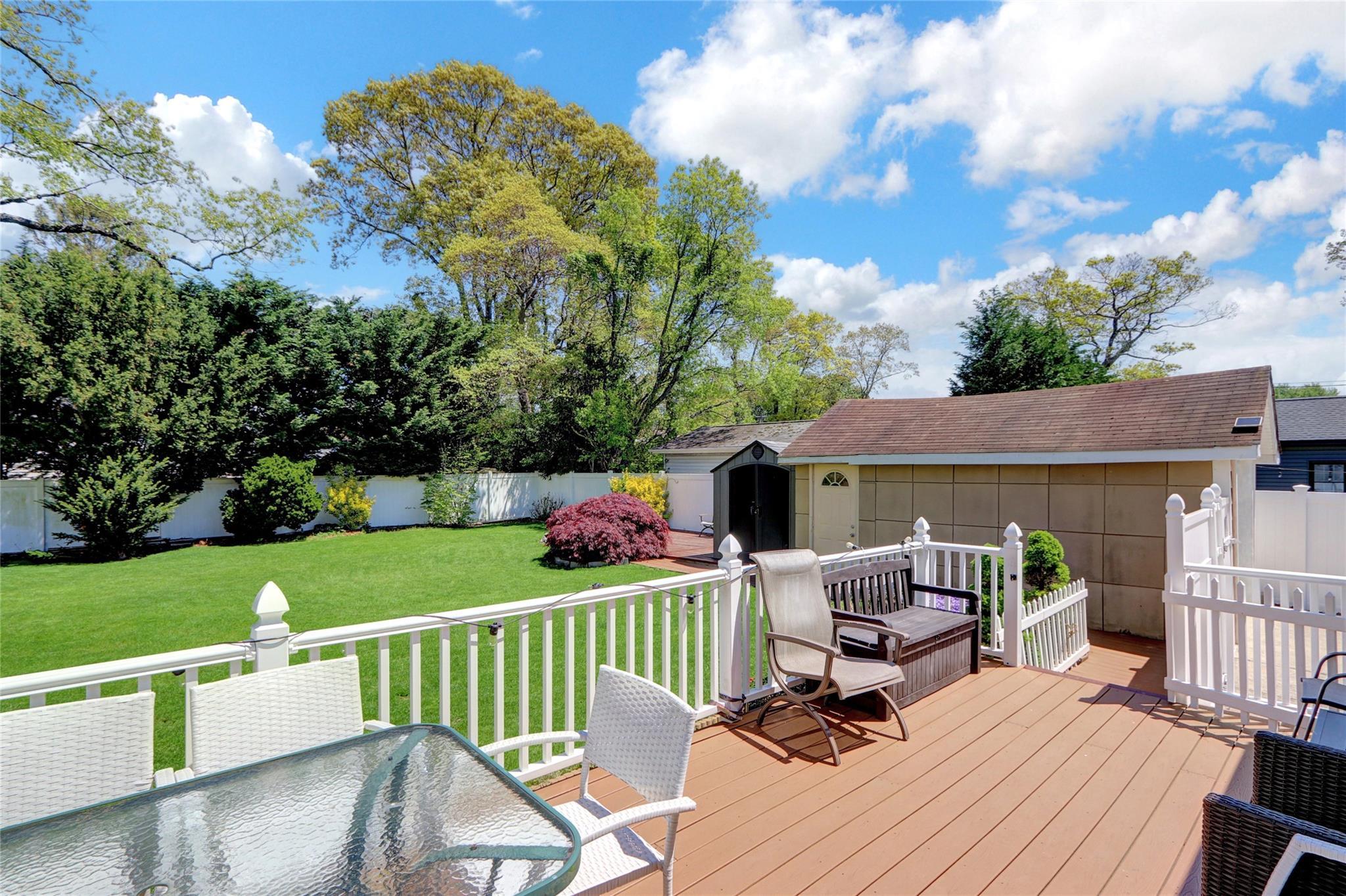 Single Family Grand  Suffolk County, NY 11757, MLS-860909-26