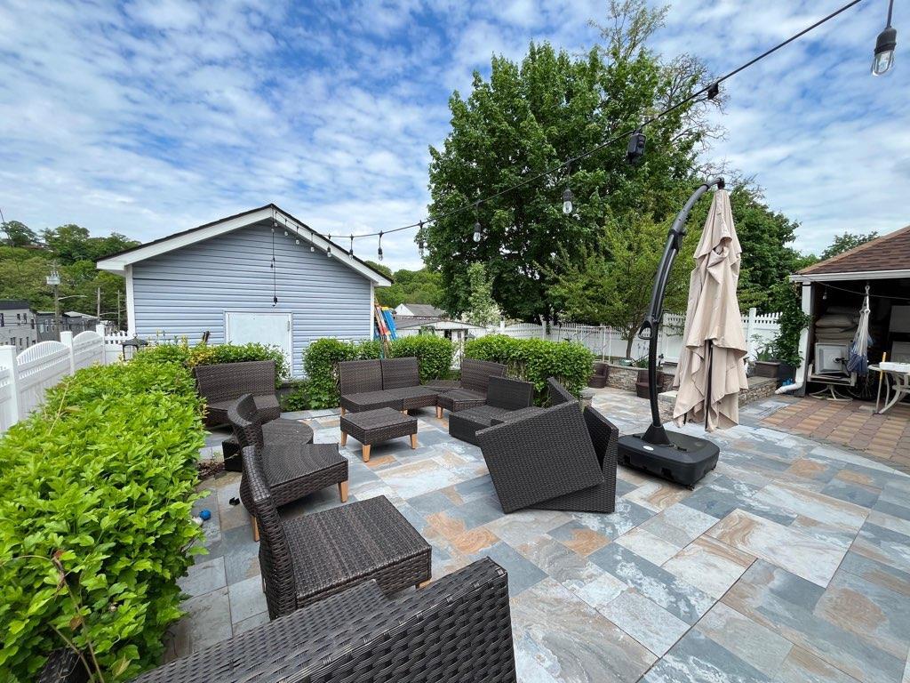 Single Family Sedgwick  Westchester County, NY 10705, MLS-860914-17