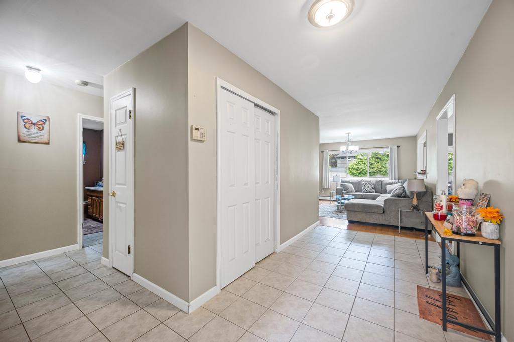 Single Family Timber Trail  Suffolk County, NY 11763, MLS-860922-10