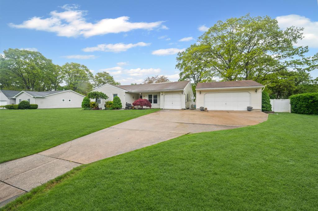 Single Family Timber Trail  Suffolk County, NY 11763, MLS-860922-4