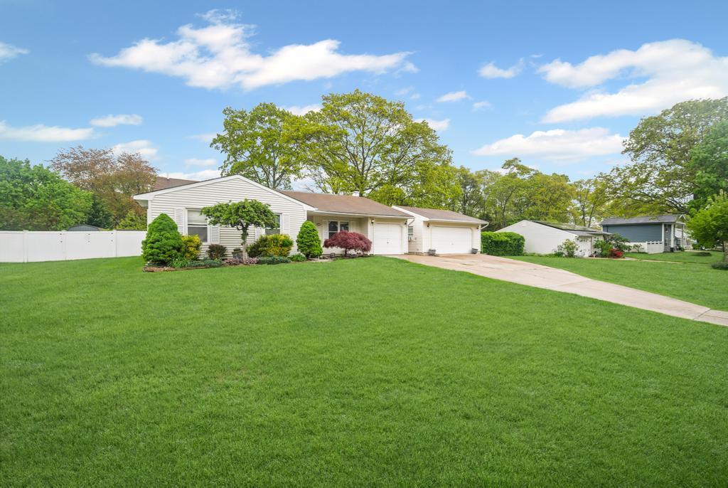 Single Family Timber Trail  Suffolk County, NY 11763, MLS-860922-5