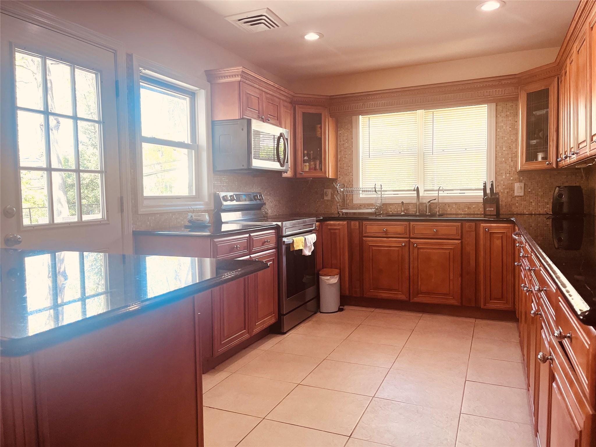 Single Family Rivers  Nassau County, NY 11020, MLS-860954-11