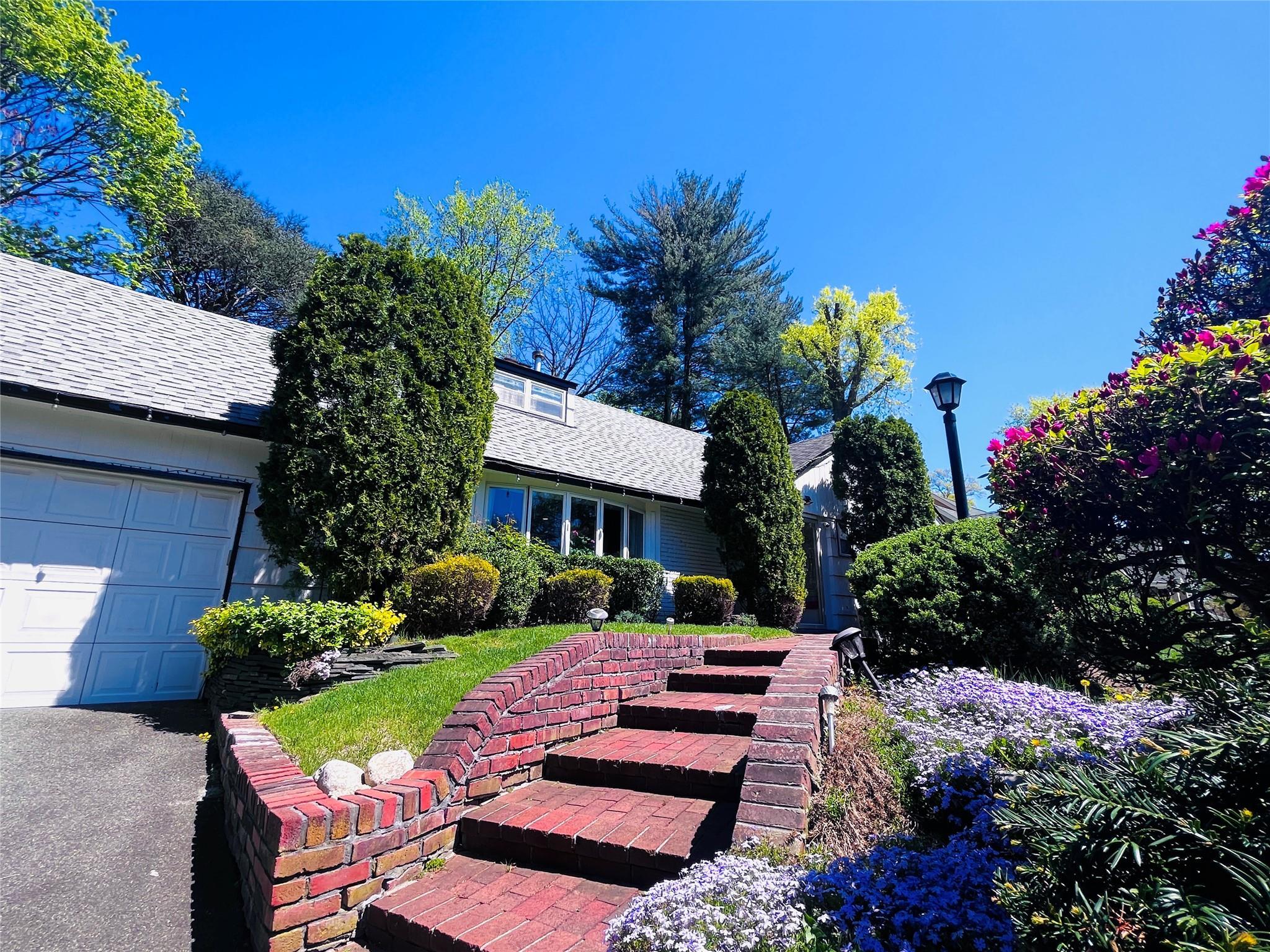 Single Family Rivers  Nassau County, NY 11020, MLS-860954-2