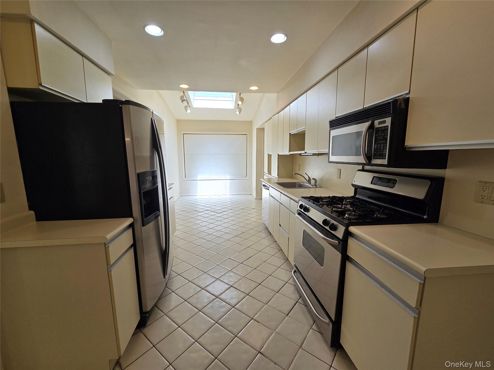 Single Family Leonard  Nassau County, NY 11518, MLS-860962-13