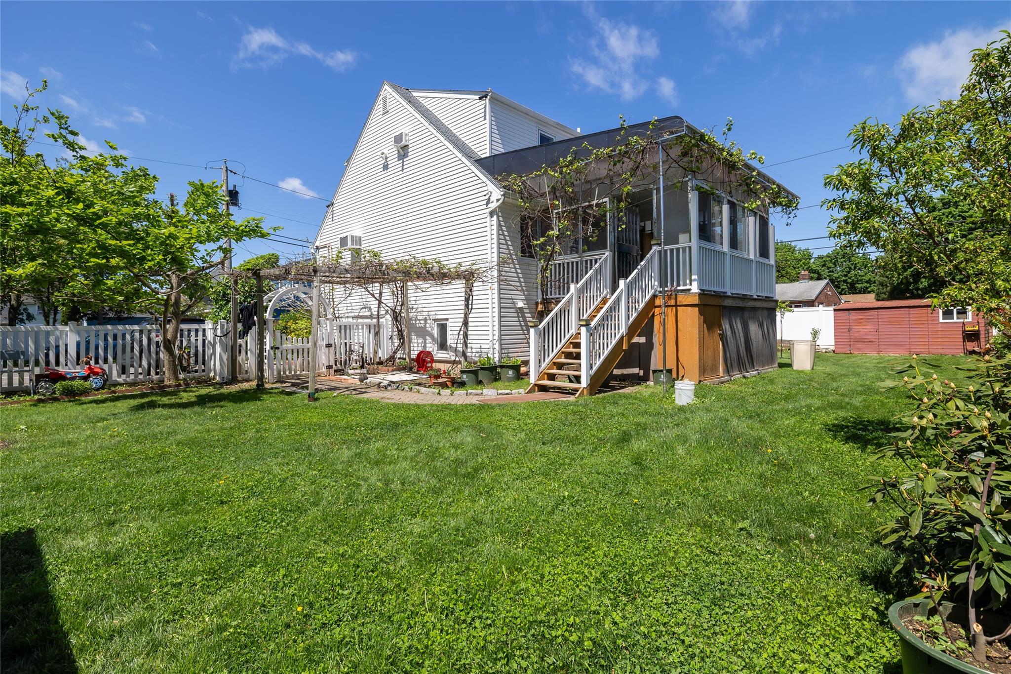 Single Family Varney  Suffolk County, NY 11746, MLS-860965-25
