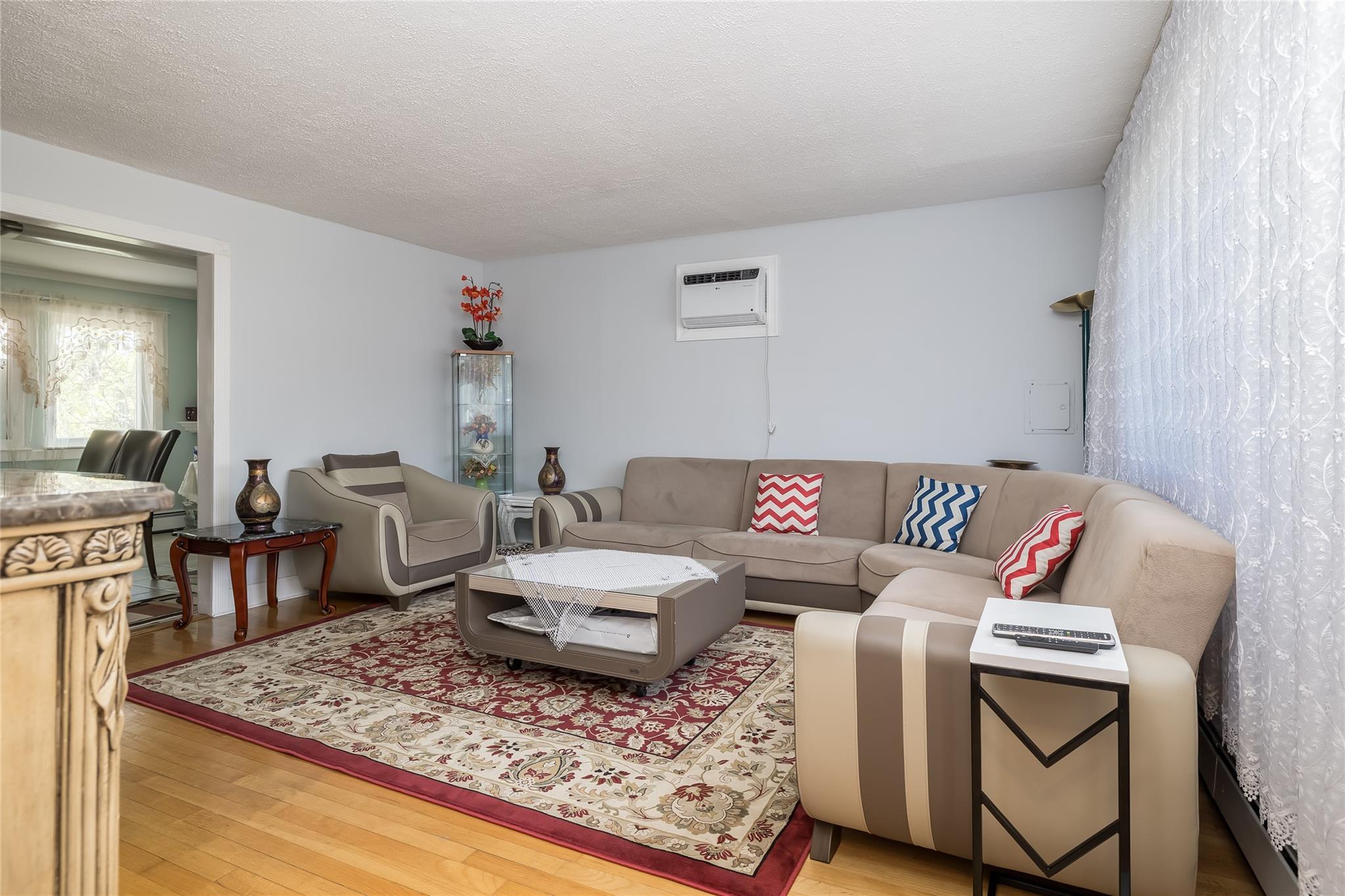 Single Family Varney  Suffolk County, NY 11746, MLS-860965-4