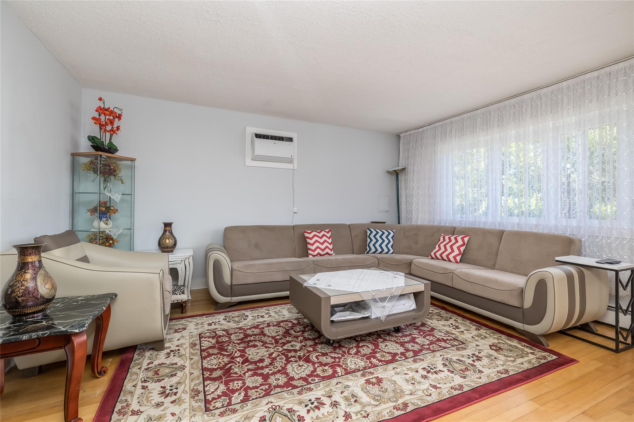 Single Family Varney  Suffolk County, NY 11746, MLS-860965-5