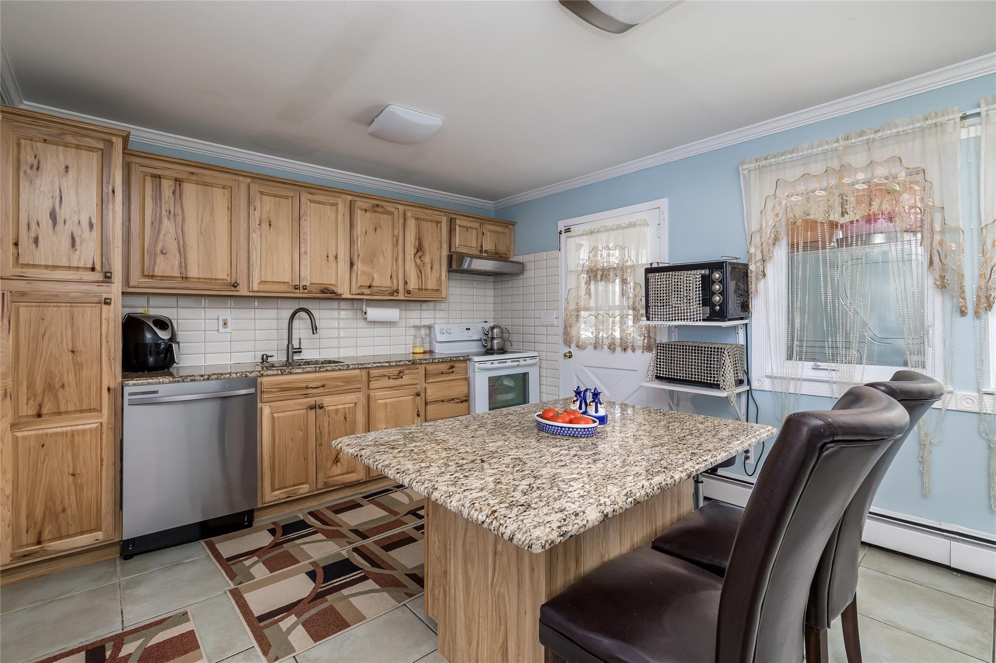 Single Family Varney  Suffolk County, NY 11746, MLS-860965-7