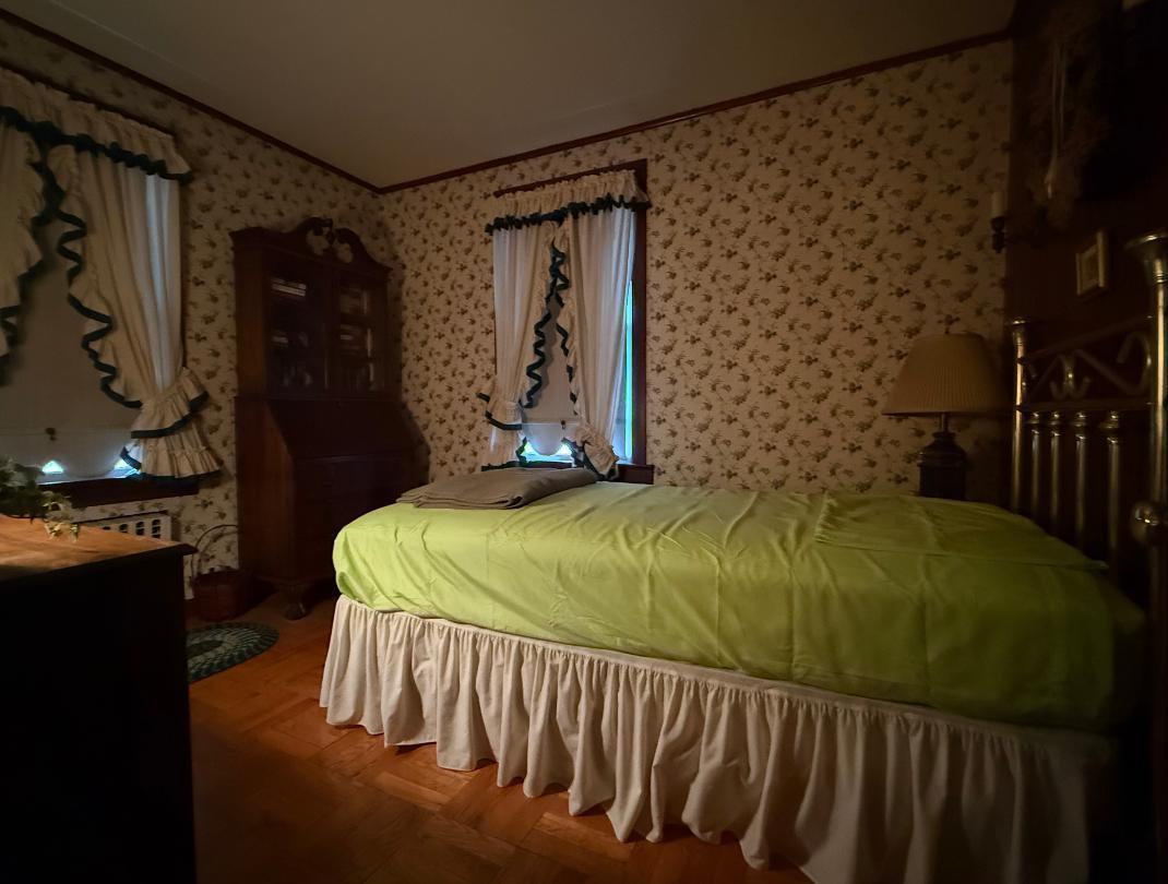 Single Family De Reimer  Bronx, NY 10466, MLS-860974-8