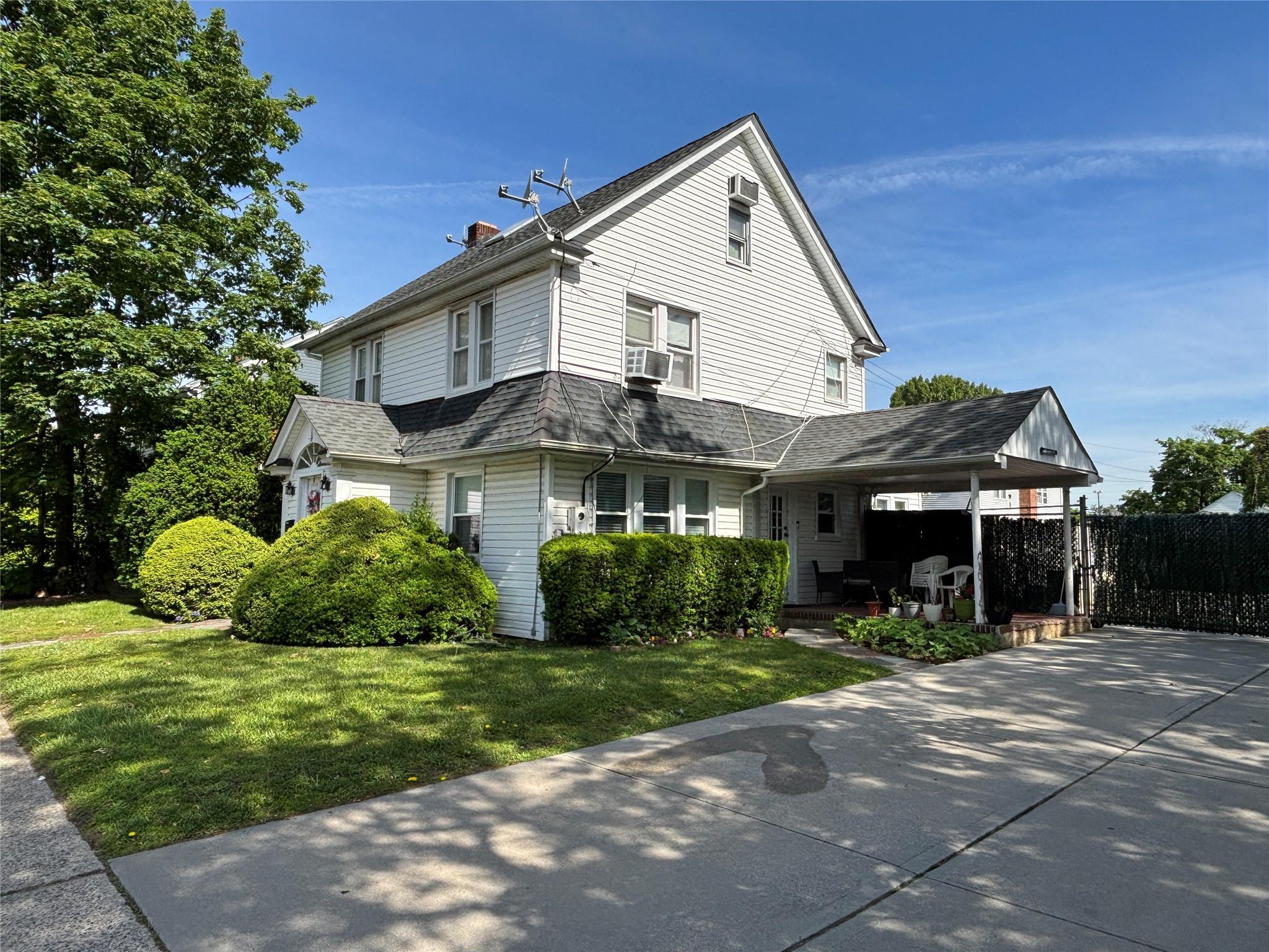 Single Family Merrick Nassau County, NY 11570, MLS-860978-2