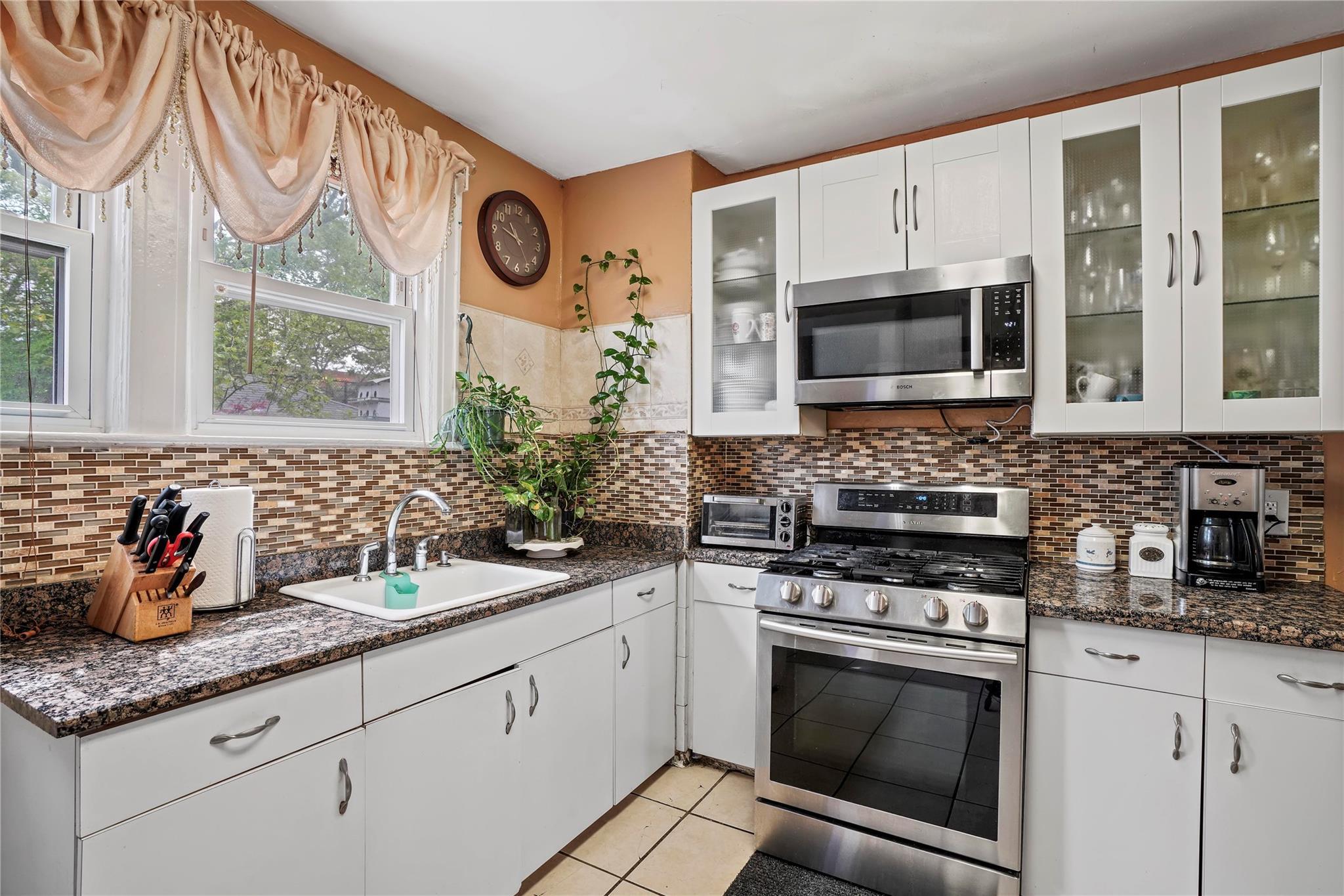 Single Family Fresh Pond  Queens, NY 11378, MLS-860986-9