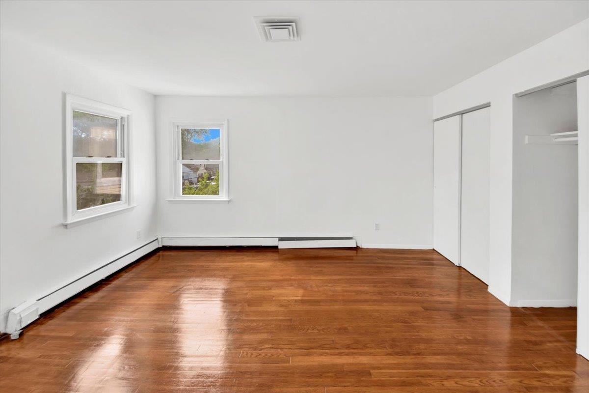 Single Family Linn  Westchester County, NY 10705, MLS-861015-16