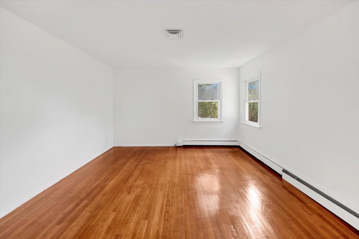 Single Family Linn  Westchester County, NY 10705, MLS-861015-17