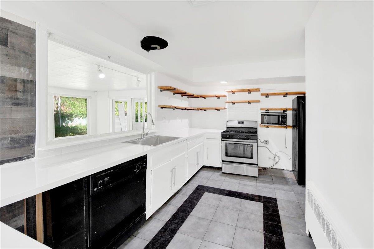 Single Family Linn  Westchester County, NY 10705, MLS-861015-18