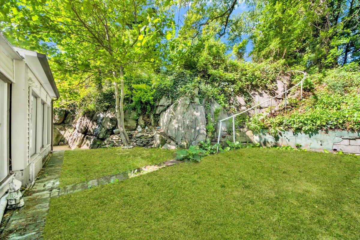 Single Family Linn  Westchester County, NY 10705, MLS-861015-3