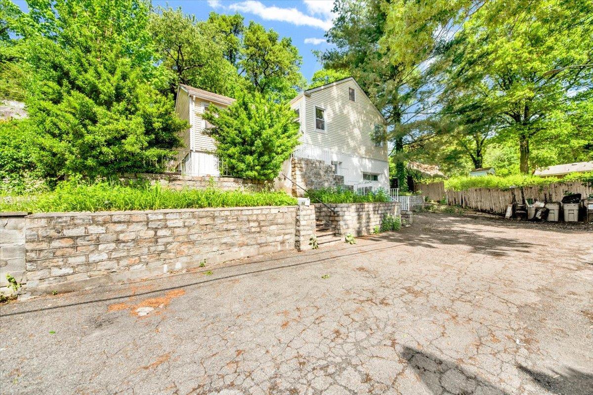 Single Family Linn  Westchester County, NY 10705, MLS-861015-31