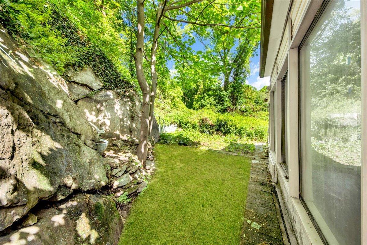 Single Family Linn  Westchester County, NY 10705, MLS-861015-4