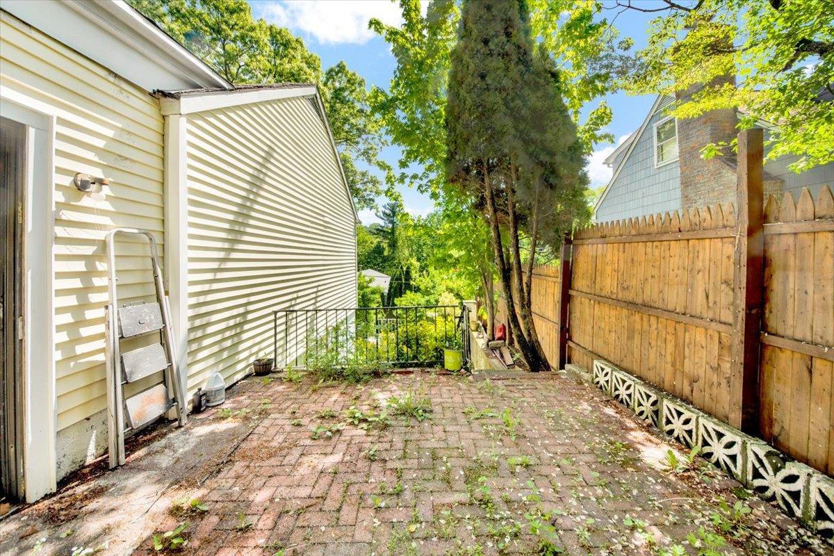 Single Family Linn  Westchester County, NY 10705, MLS-861015-5