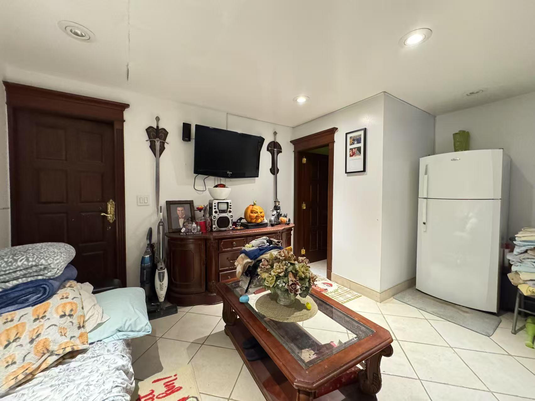 Single Family 26  Queens, NY 11105, MLS-861027-6