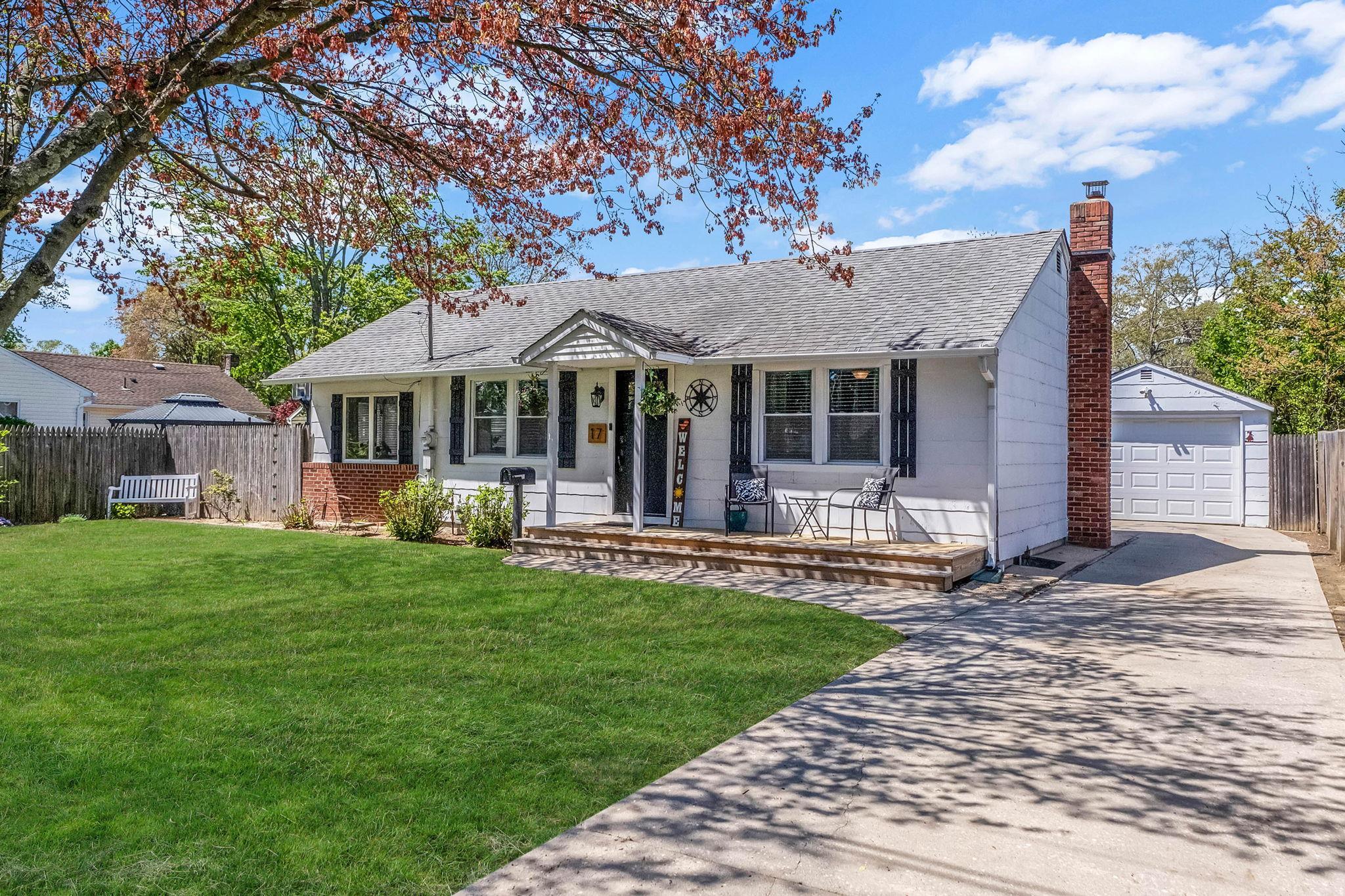 Single Family Ontario  Suffolk County, NY 11706, MLS-861030-2
