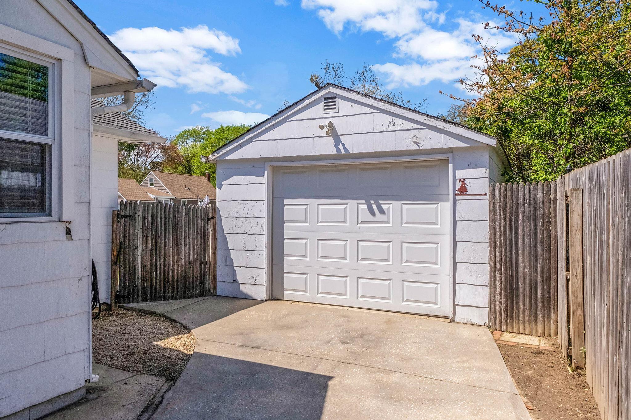 Single Family Ontario  Suffolk County, NY 11706, MLS-861030-30