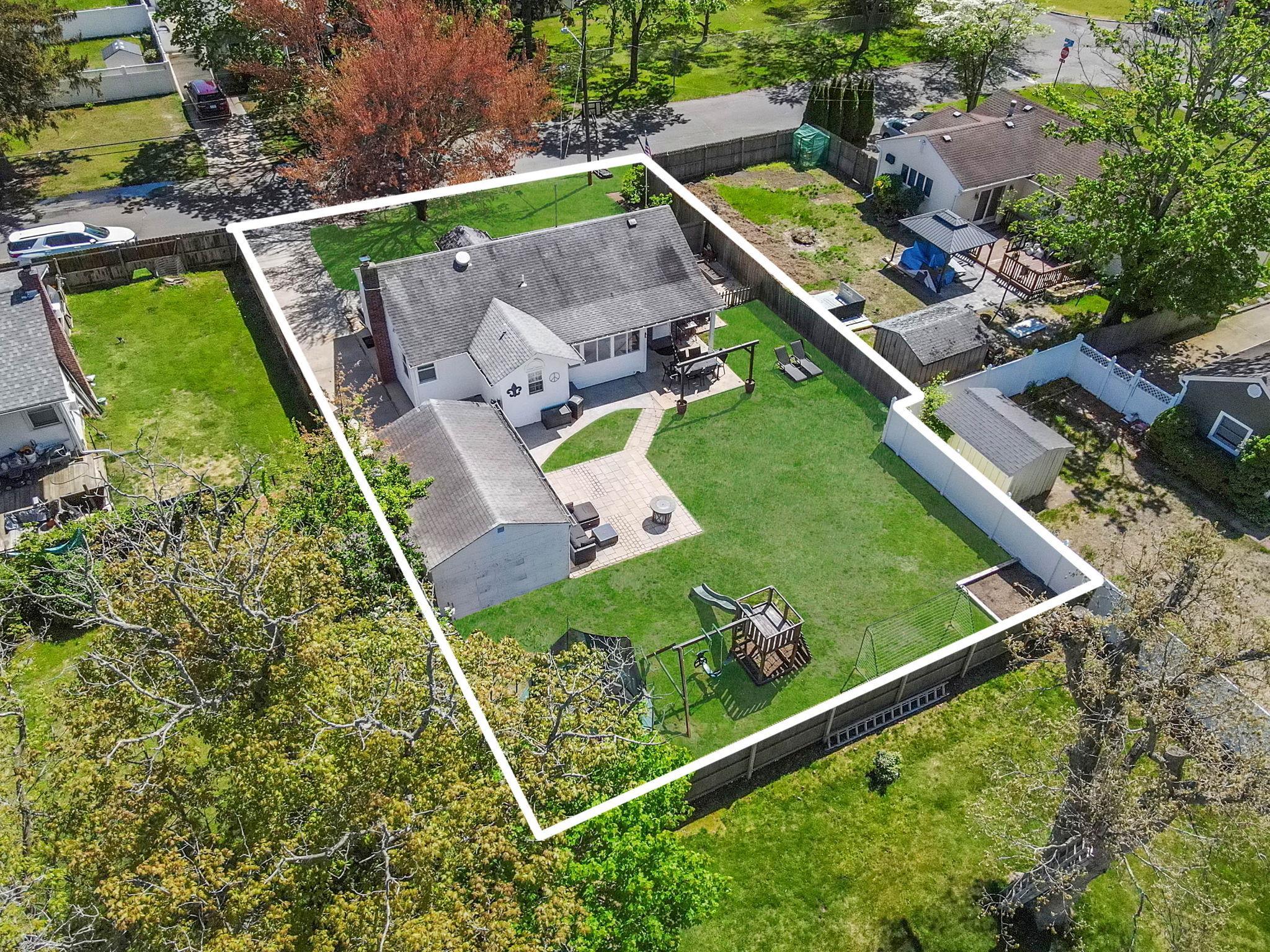 Single Family Ontario  Suffolk County, NY 11706, MLS-861030-31