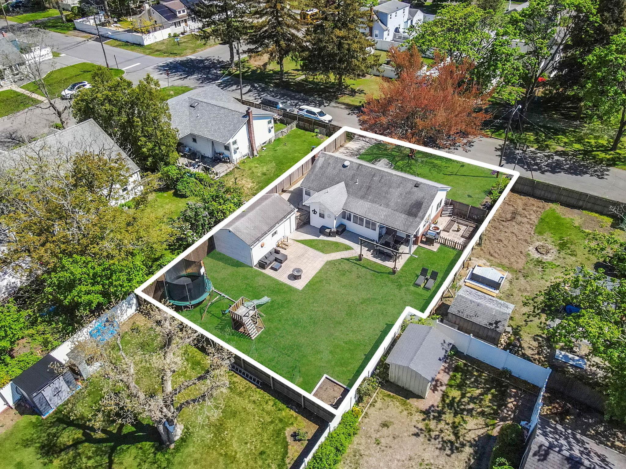 Single Family Ontario  Suffolk County, NY 11706, MLS-861030-32