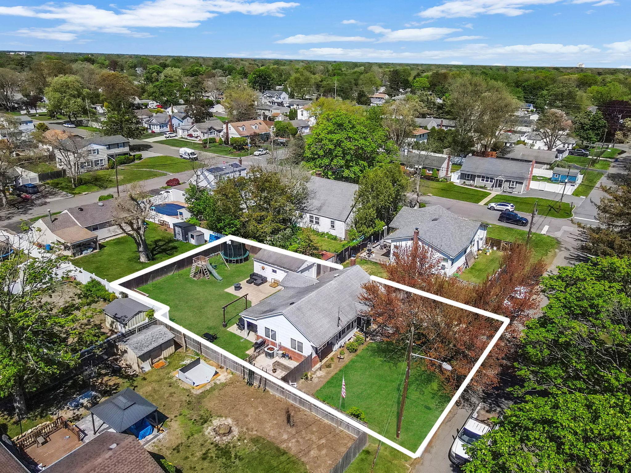Single Family Ontario  Suffolk County, NY 11706, MLS-861030-33