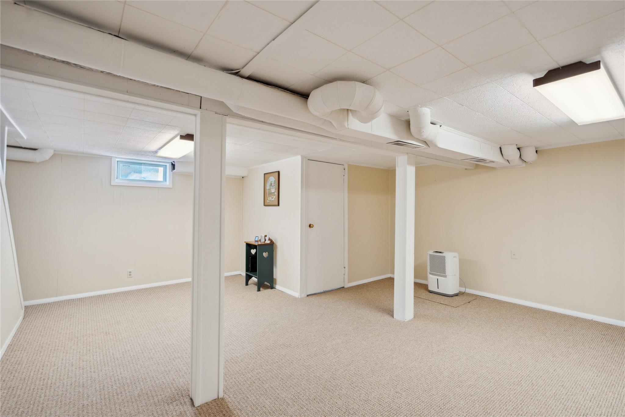 Single Family Elaine  Suffolk County, NY 11782, MLS-861033-24